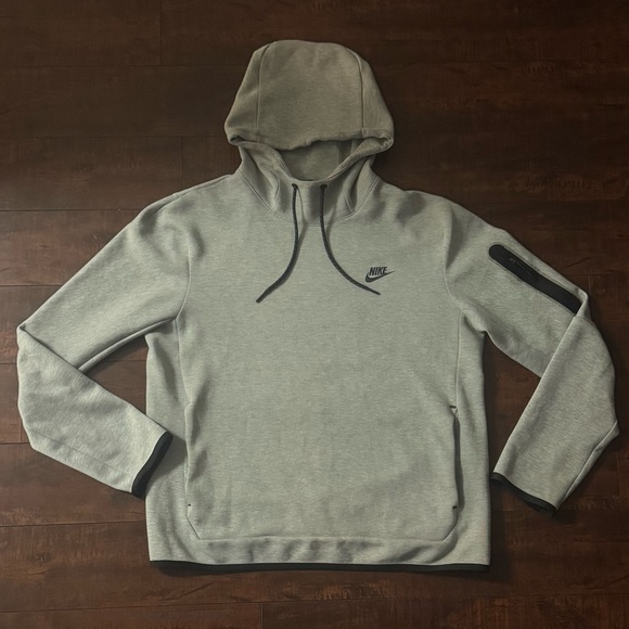 NIKE TECH PULL OVER🚴 - Picture 1 of 8
